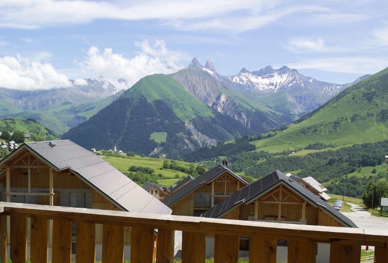 Madame Vacances Appartements Et Chalets La Fontaine Du Roi La Chal Bagian luar foto