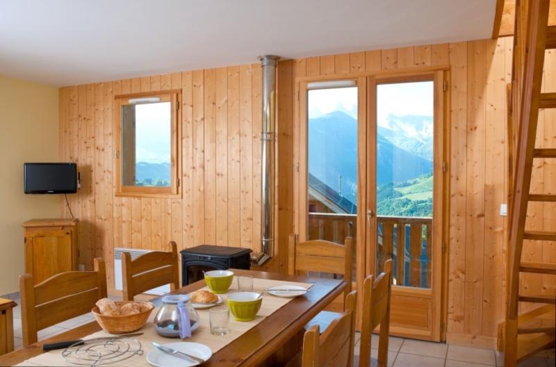 Madame Vacances Appartements Et Chalets La Fontaine Du Roi La Chal Bagian luar foto