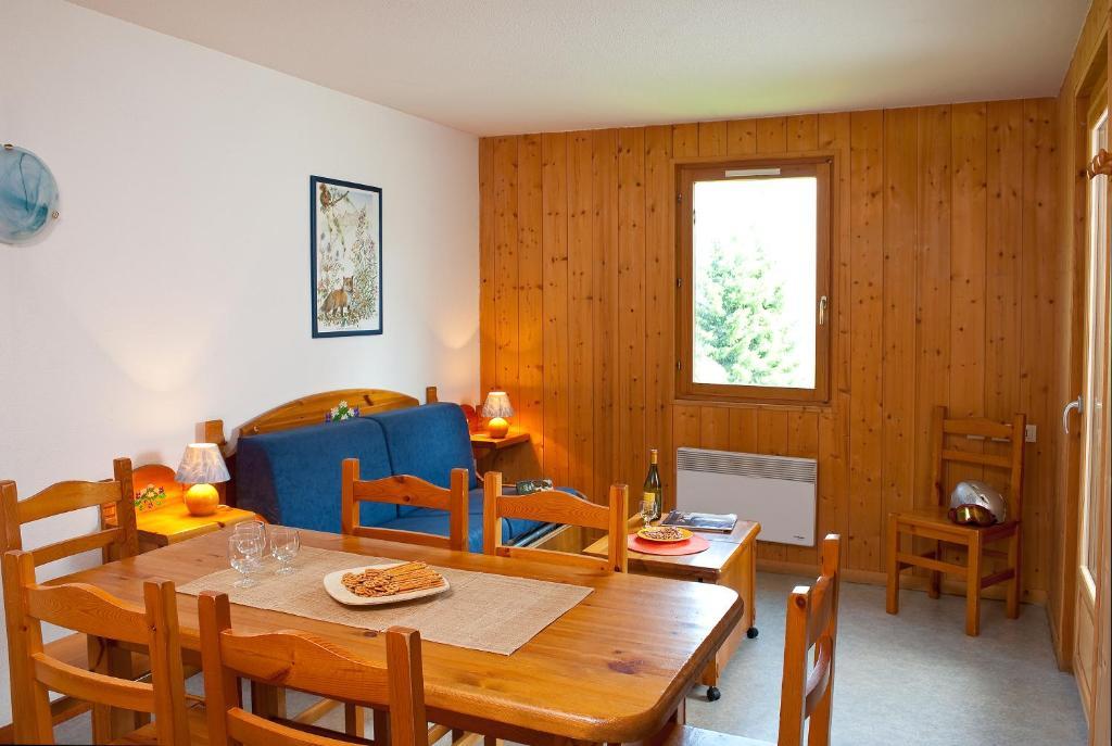 Madame Vacances Appartements Et Chalets La Fontaine Du Roi La Chal Ruang foto