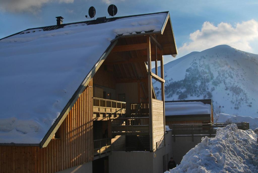 Madame Vacances Appartements Et Chalets La Fontaine Du Roi La Chal Bagian luar foto