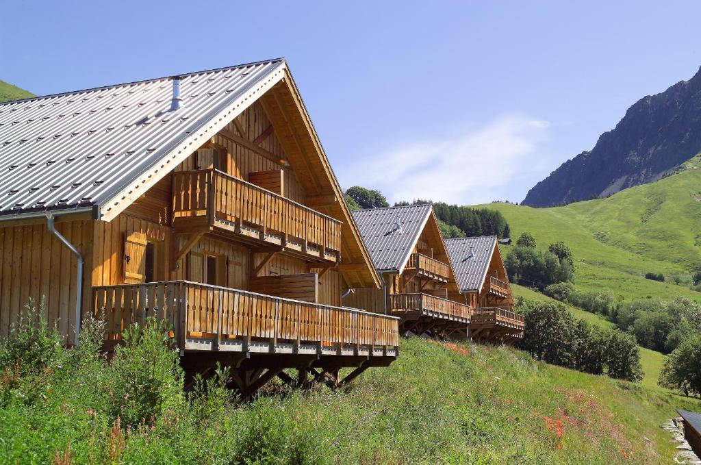 Madame Vacances Appartements Et Chalets La Fontaine Du Roi La Chal Bagian luar foto