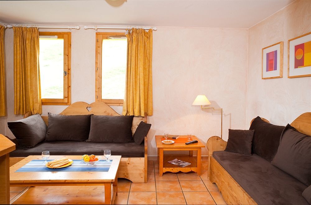 Madame Vacances Appartements Et Chalets La Fontaine Du Roi La Chal Bagian luar foto